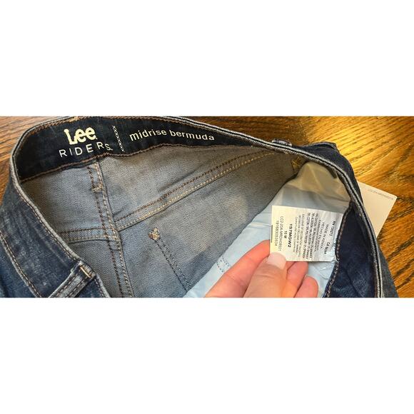 Lee riders women’s mid rise Bermuda denim shorts size 10 blue NWT - Picture 5 of 6